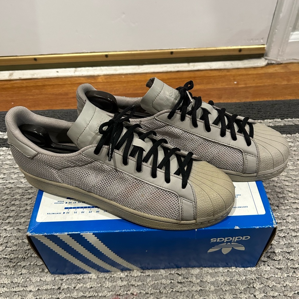 100% Authentic & Rare!! 
Men's Adidas Superstar mesh OG (Pre-Own/Vintage)